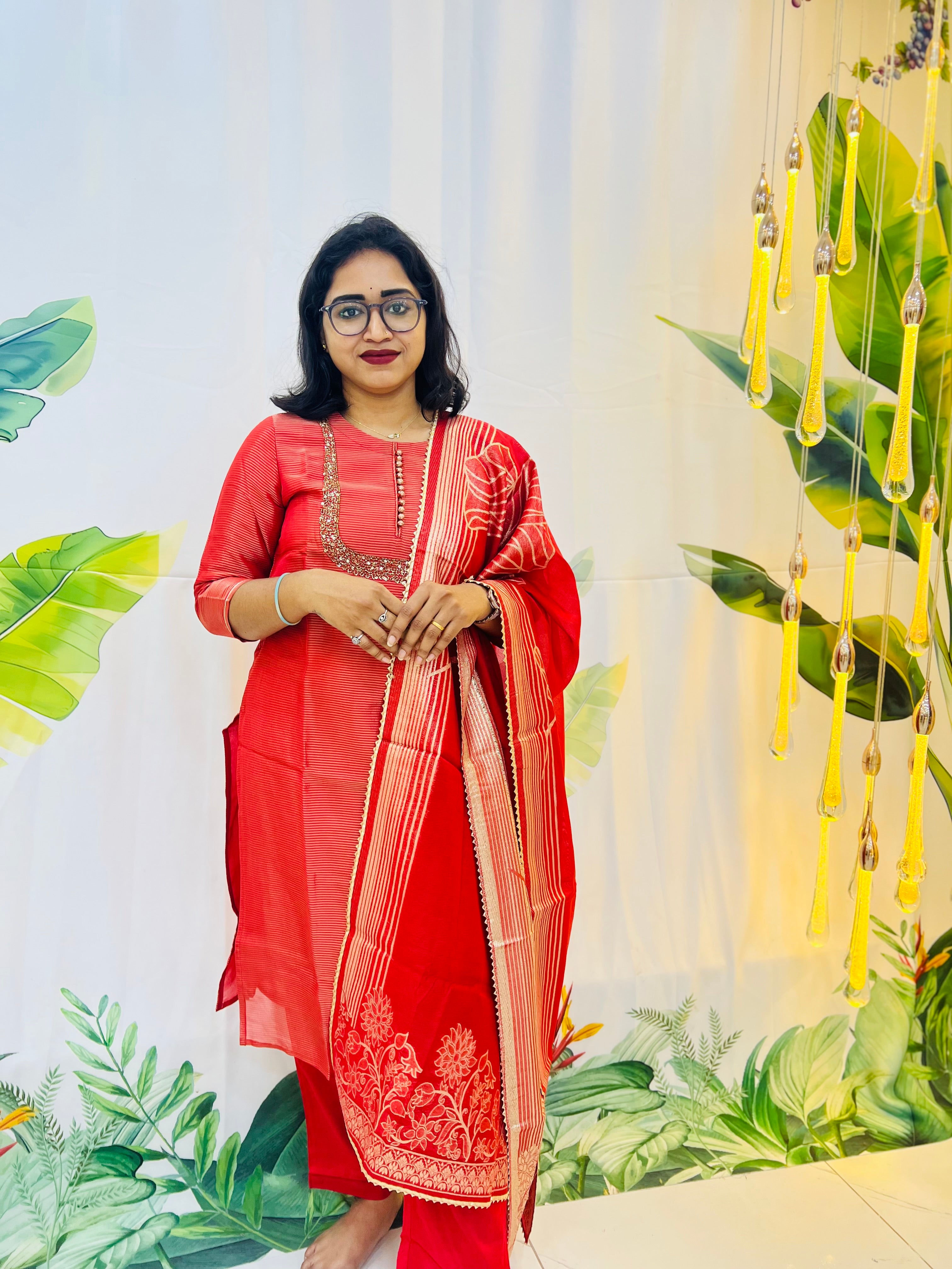 Elegant Red Traditional Golden Zari Salwar Suit