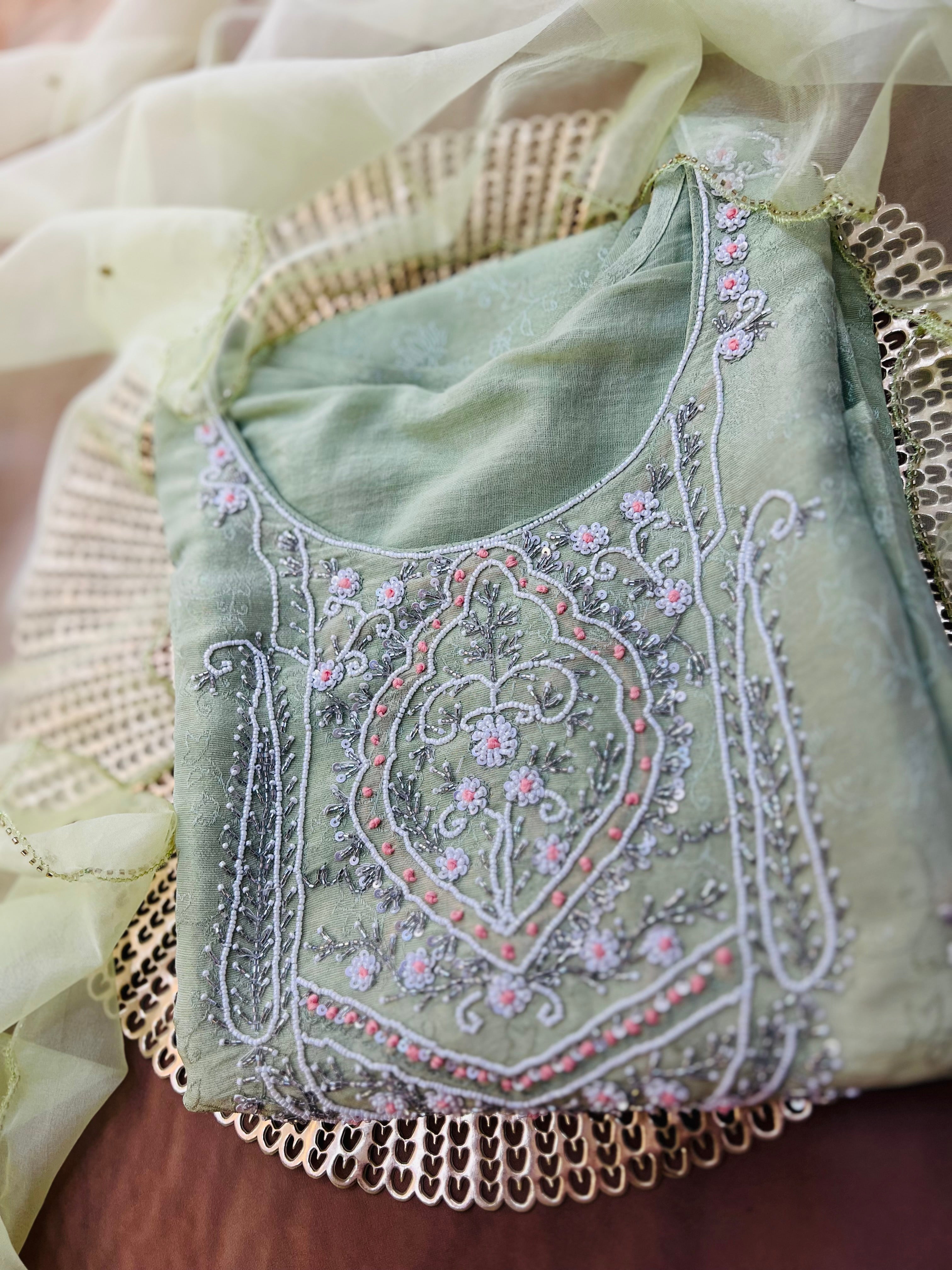 Pastel Green Embroidered Kurti Set with Floral Detailing