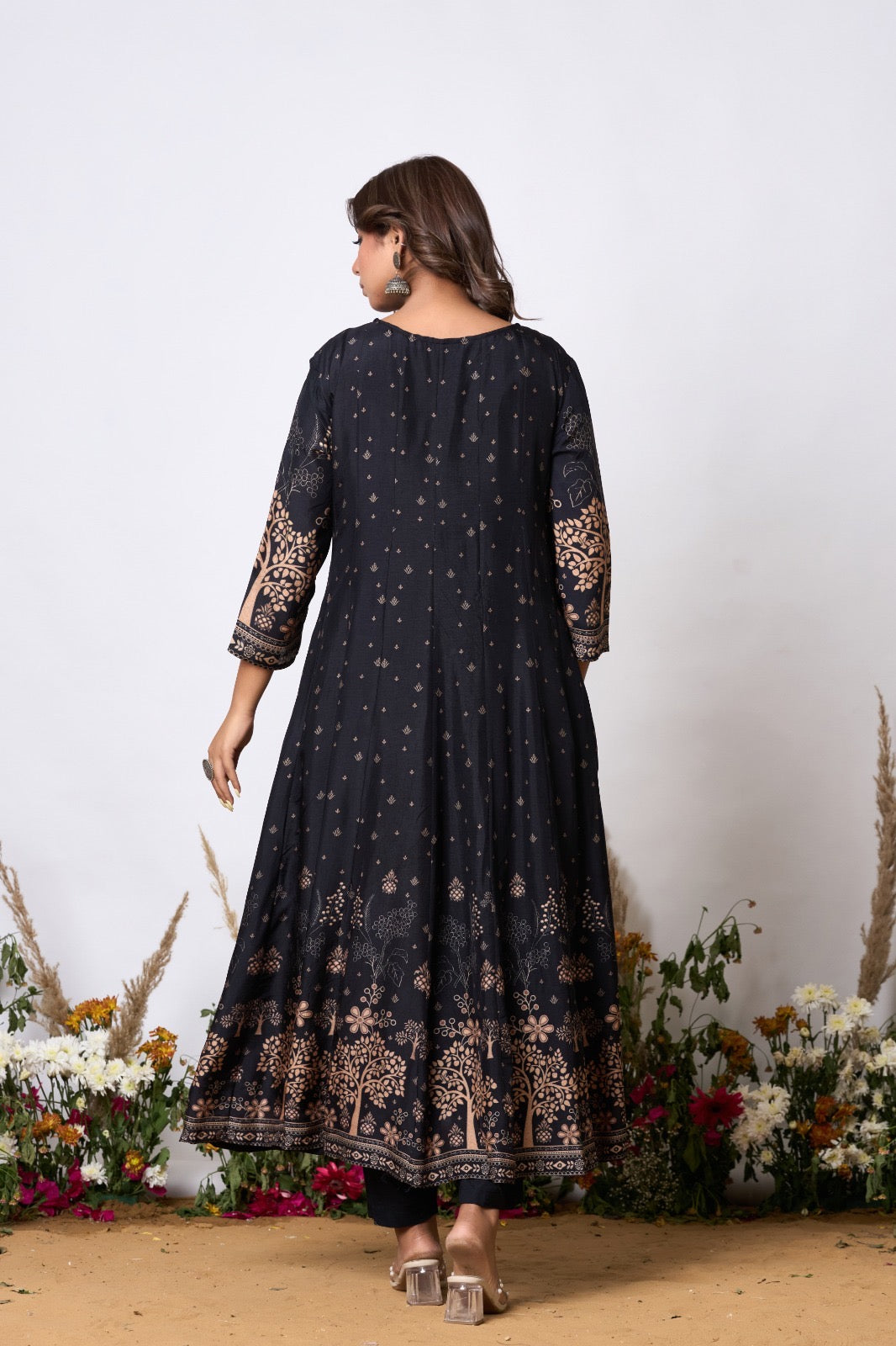 Black anarkali