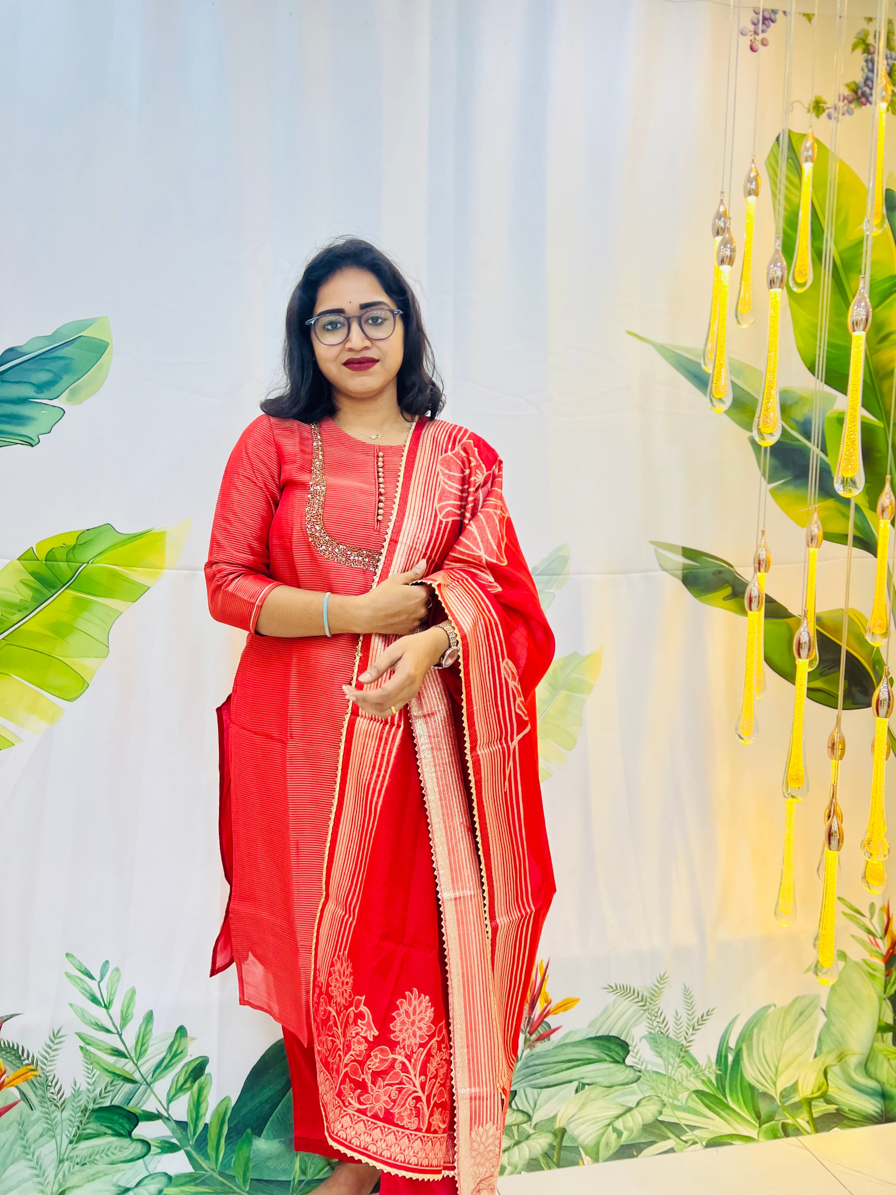 Elegant Red Traditional Golden Zari Salwar Suit