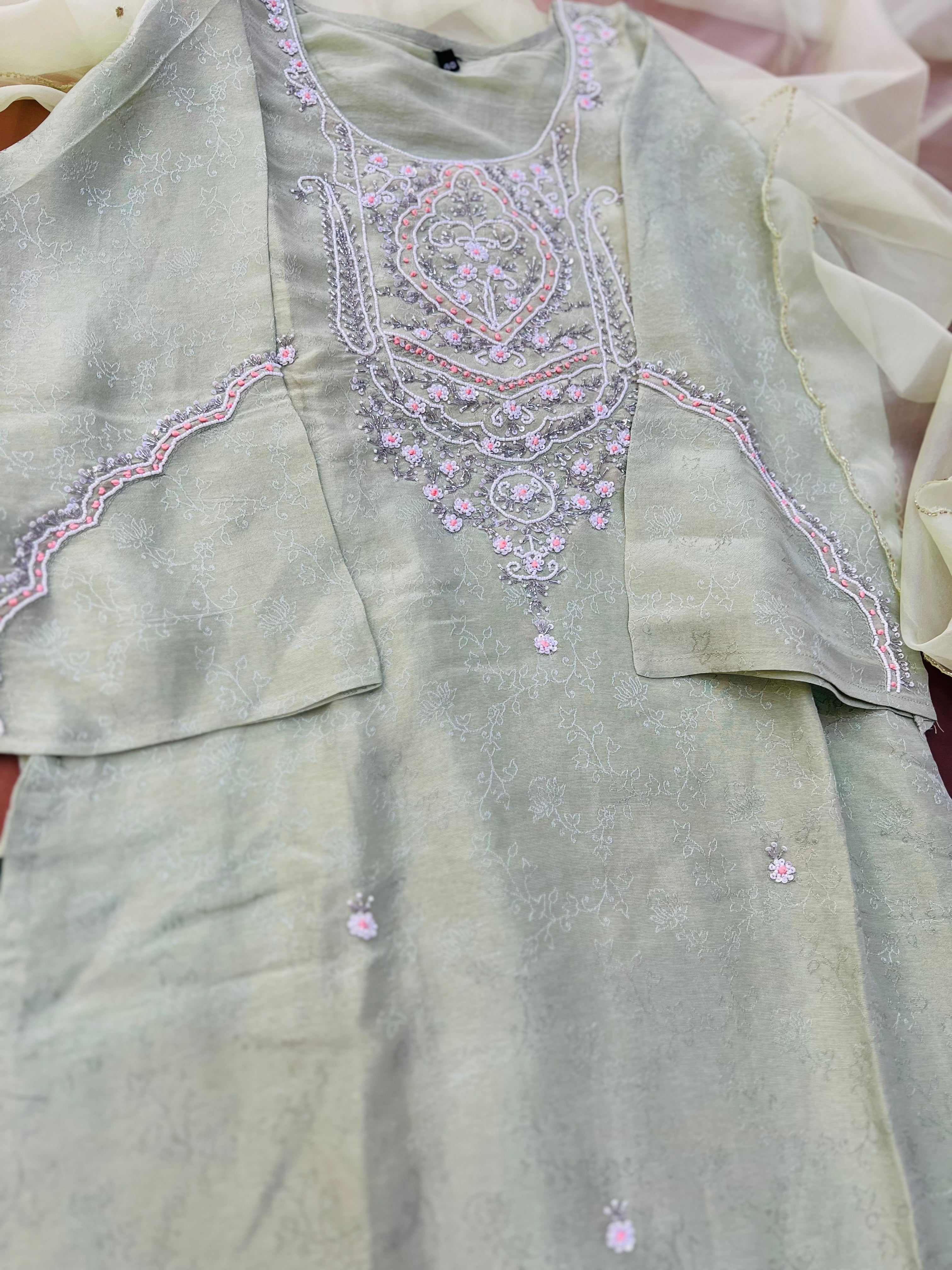 Pastel Green Embroidered Kurti Set with Floral Detailing