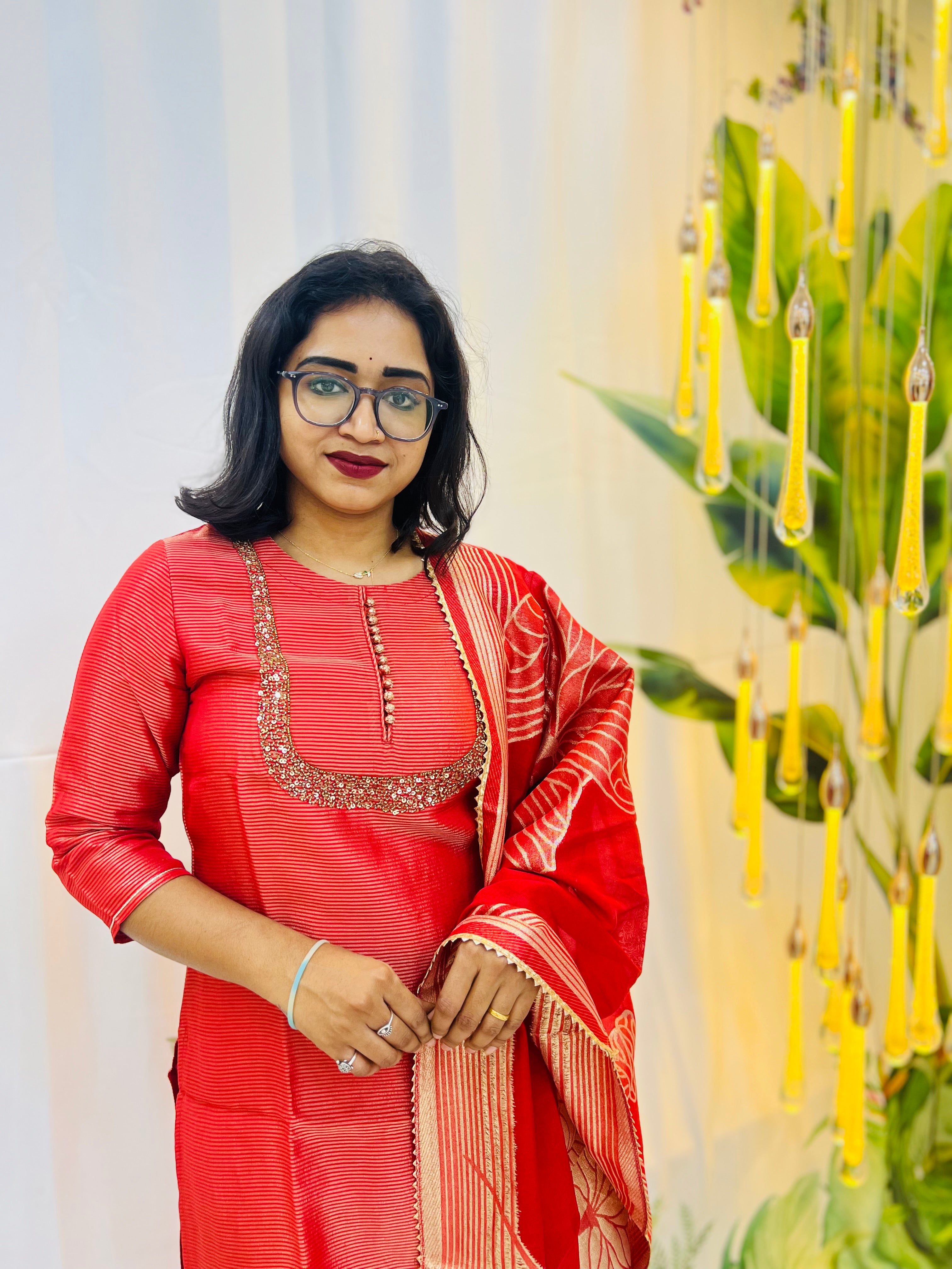 Elegant Red Traditional Golden Zari Salwar Suit