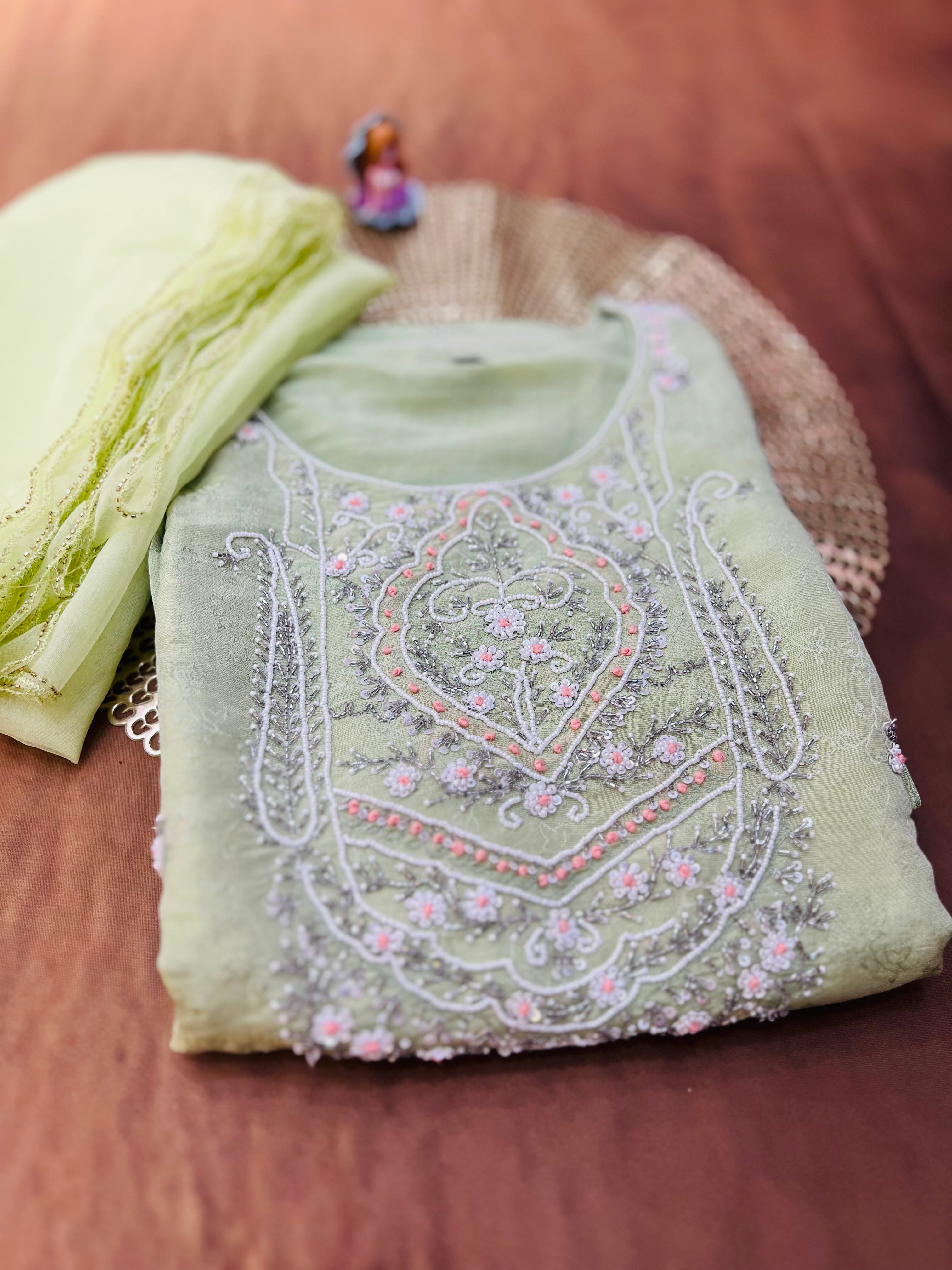 Pastel Green Embroidered Kurti Set with Floral Detailing