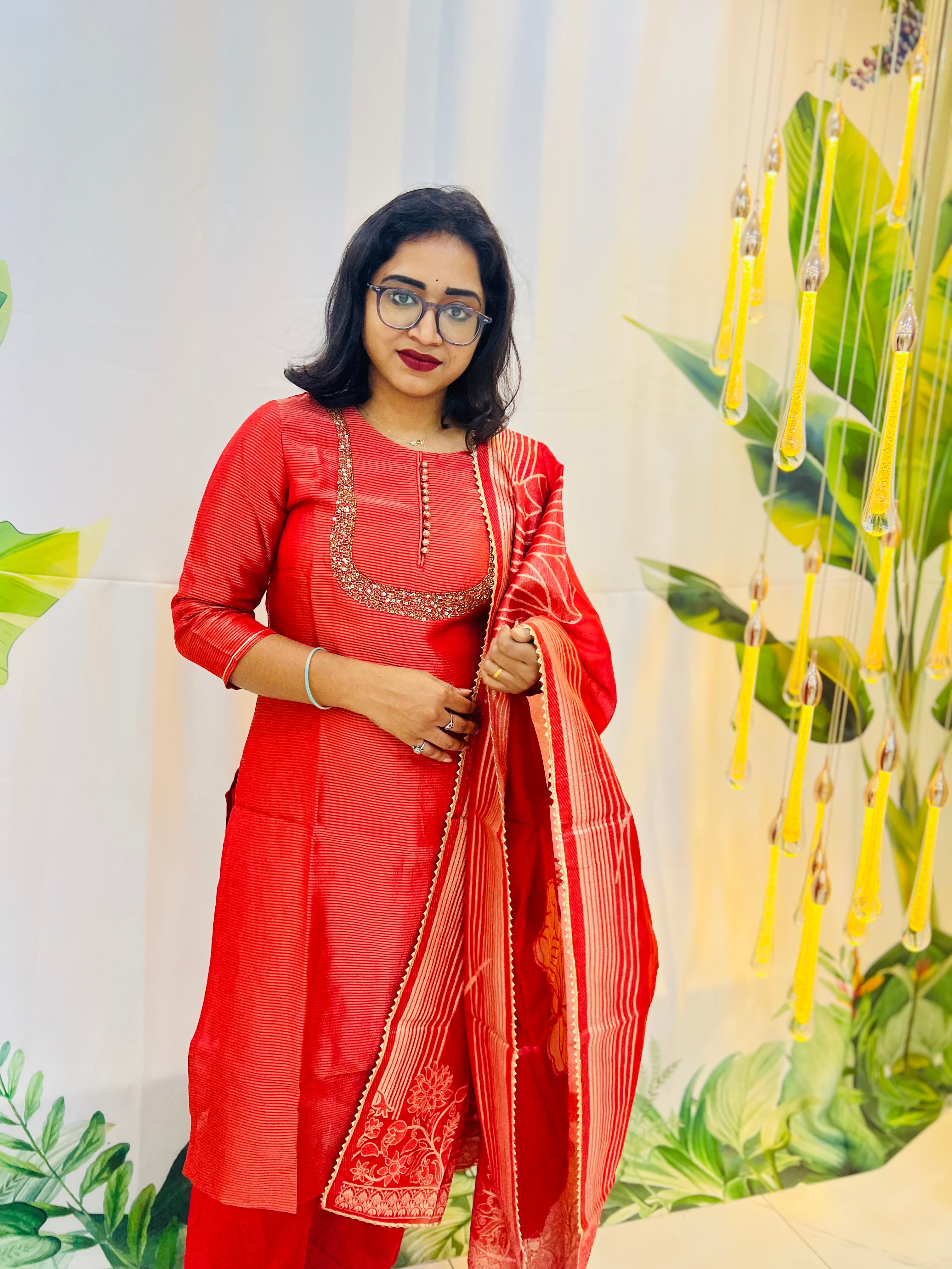 Elegant Red Traditional Golden Zari Salwar Suit