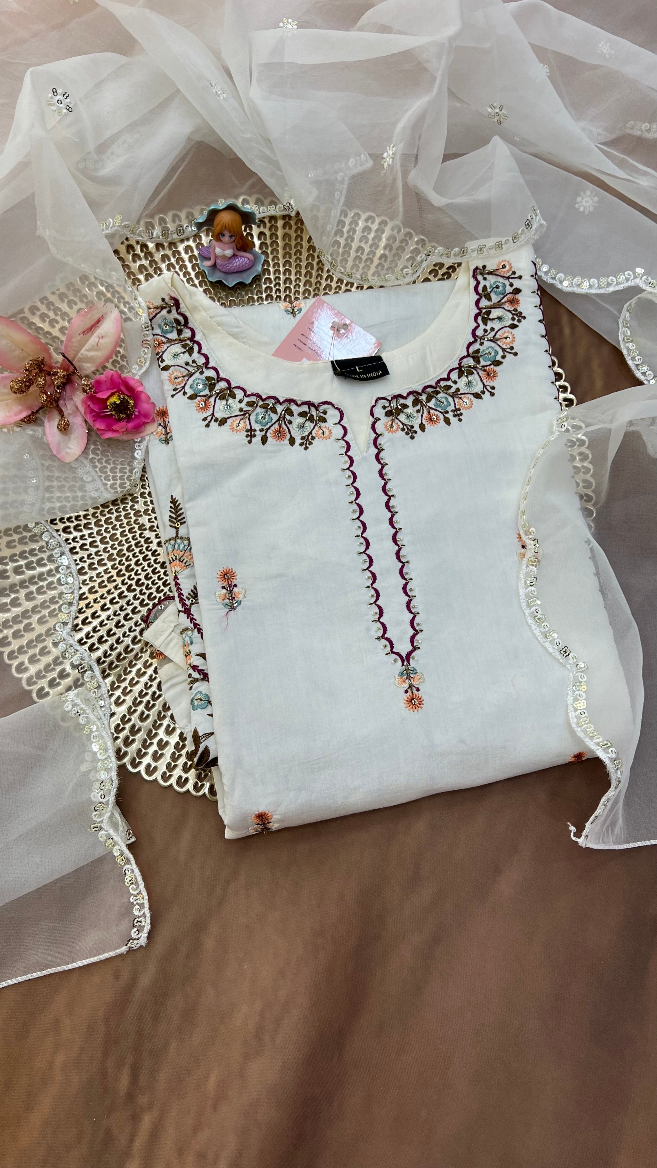 White Cotton Kurti with Hand Embroidered Floral Detailing 🌸